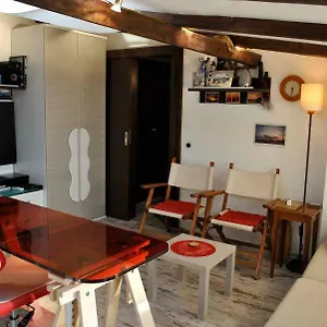 https://5stars-loft-pilea.hotels-of-thessaloniki.com
